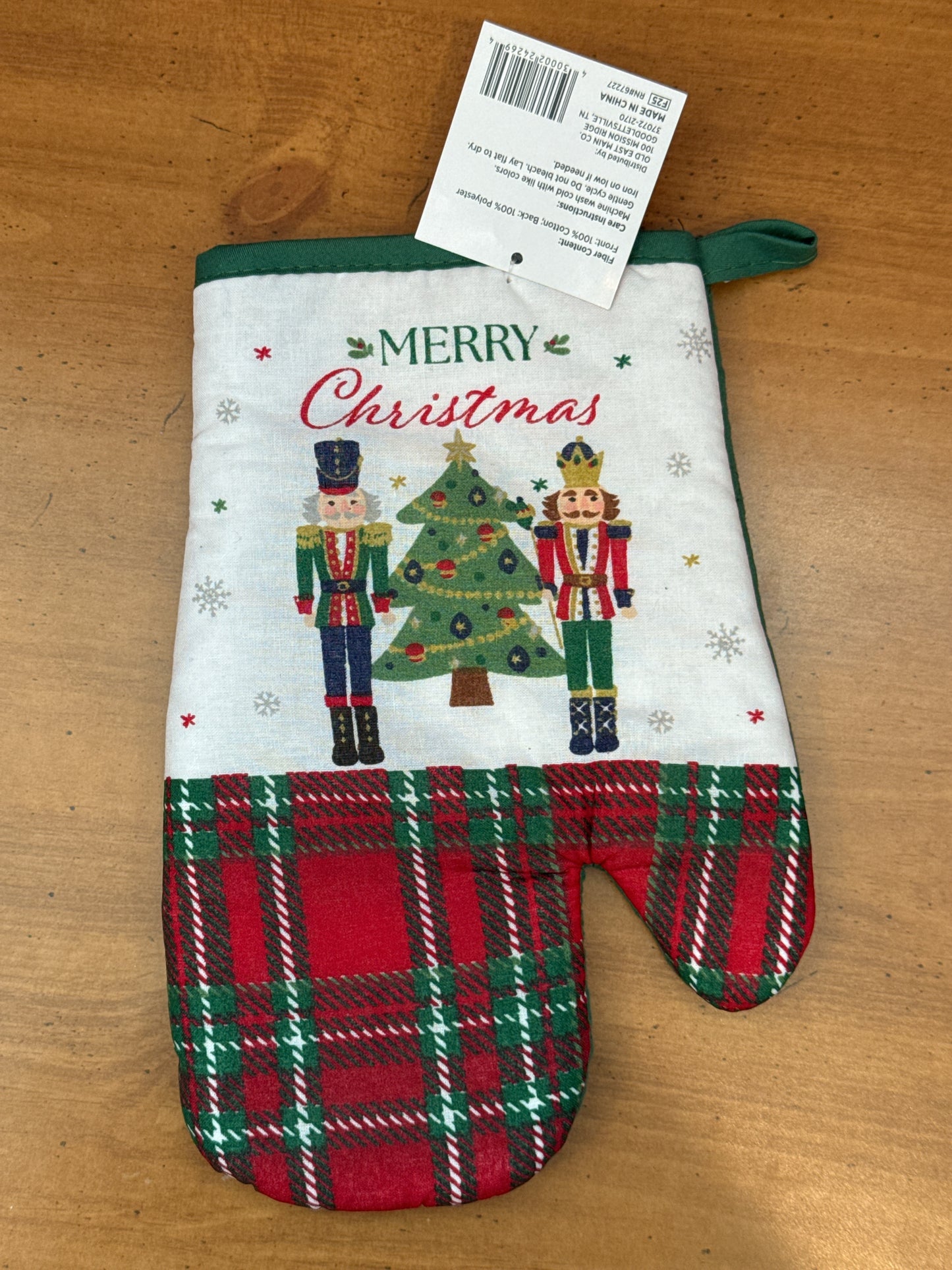 New Merry Christmas Oven Mitt New With Tags