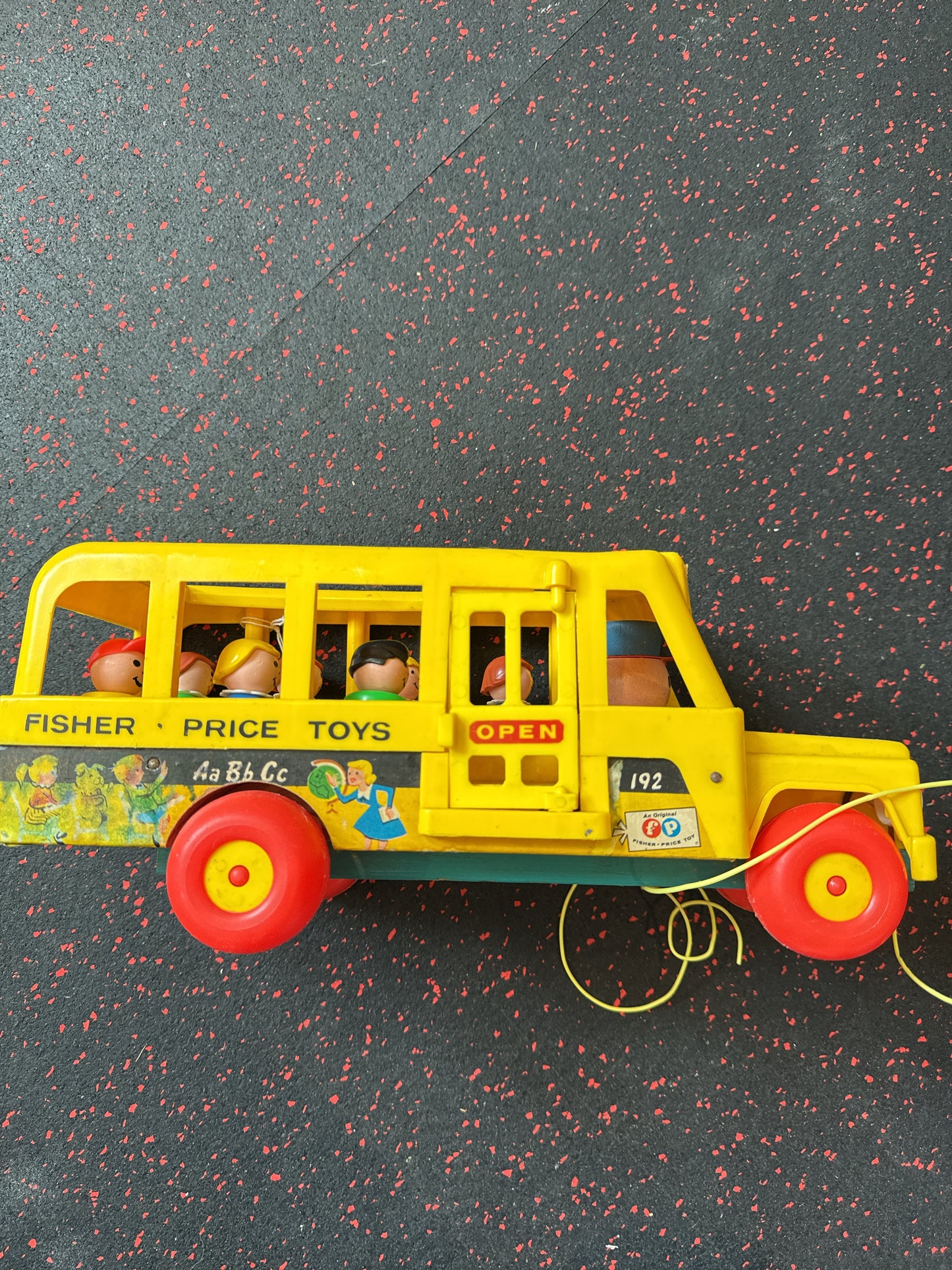 Vintage 1965 Fisher Price School Bus #192 - Made in USA With 7 Little People