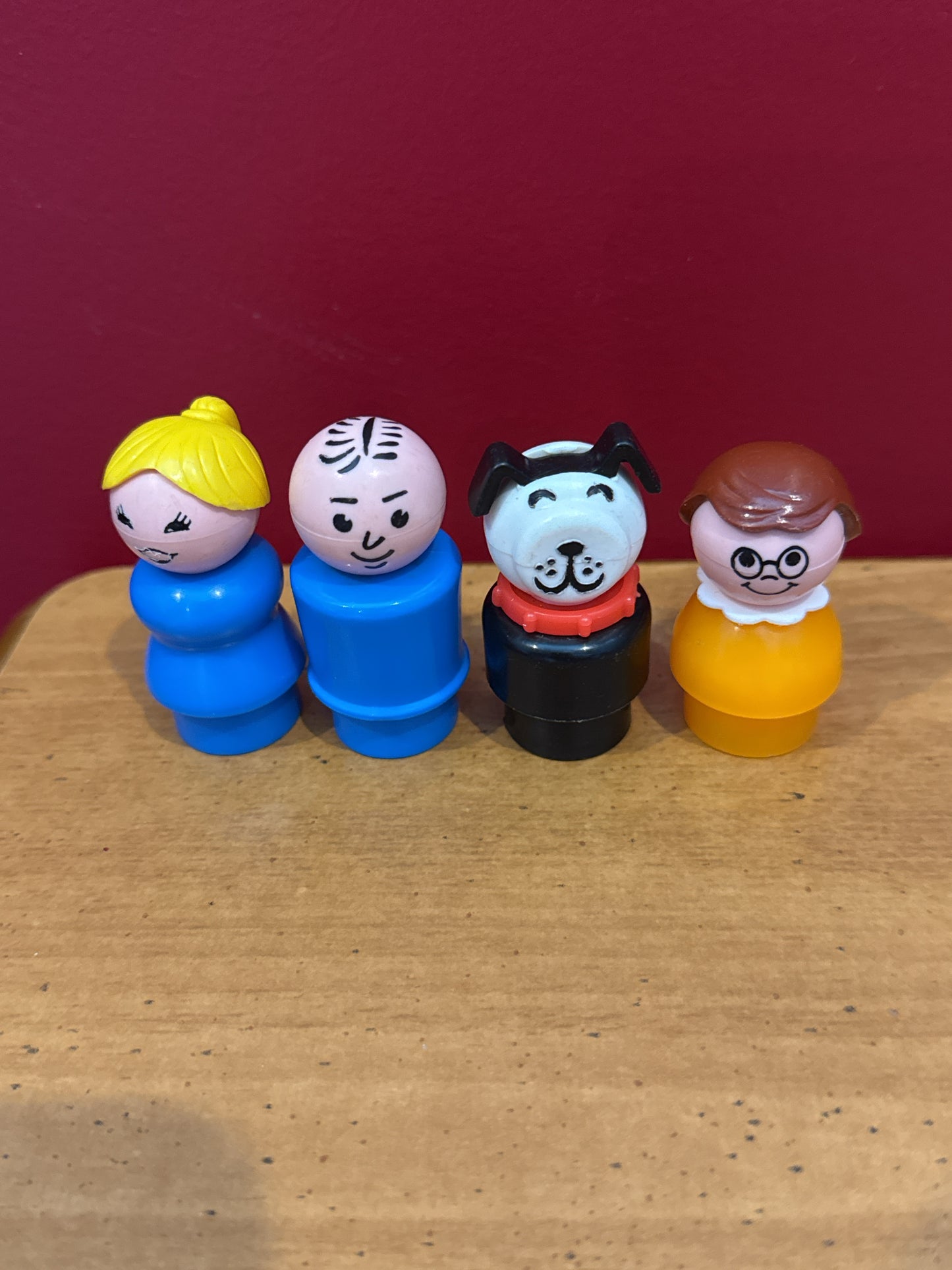 Vintage Fisher Price Little People Set of 4 Figures Mom/Dad/Dog/Child