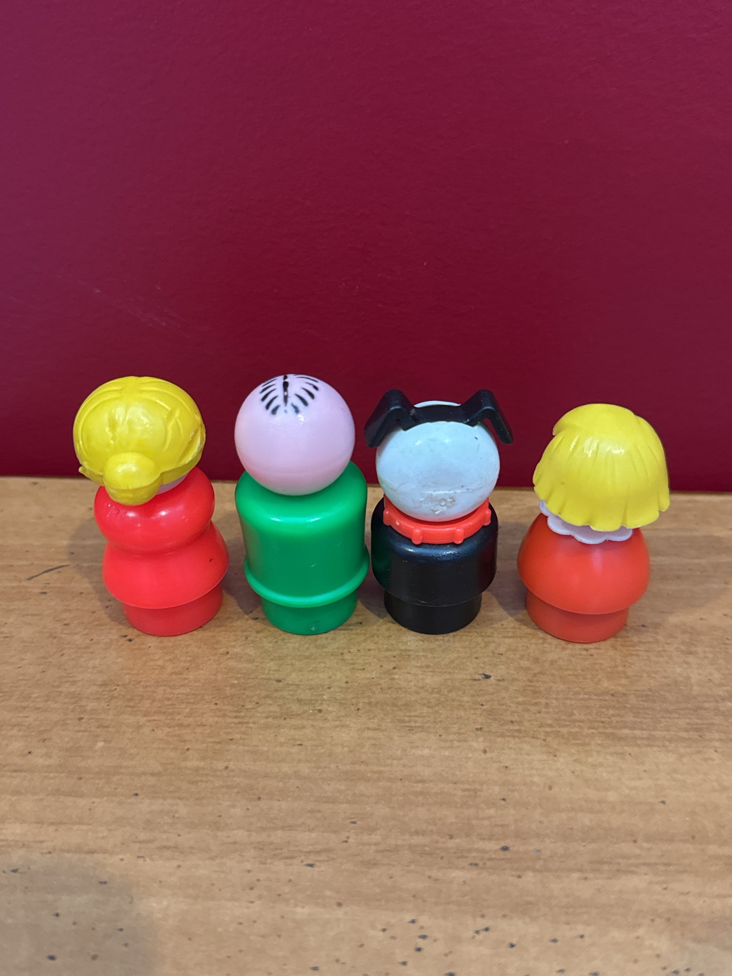 Vintage Fisher Price Little People Set of 4 Figures Mom/Dad/Dog/Blonde Child