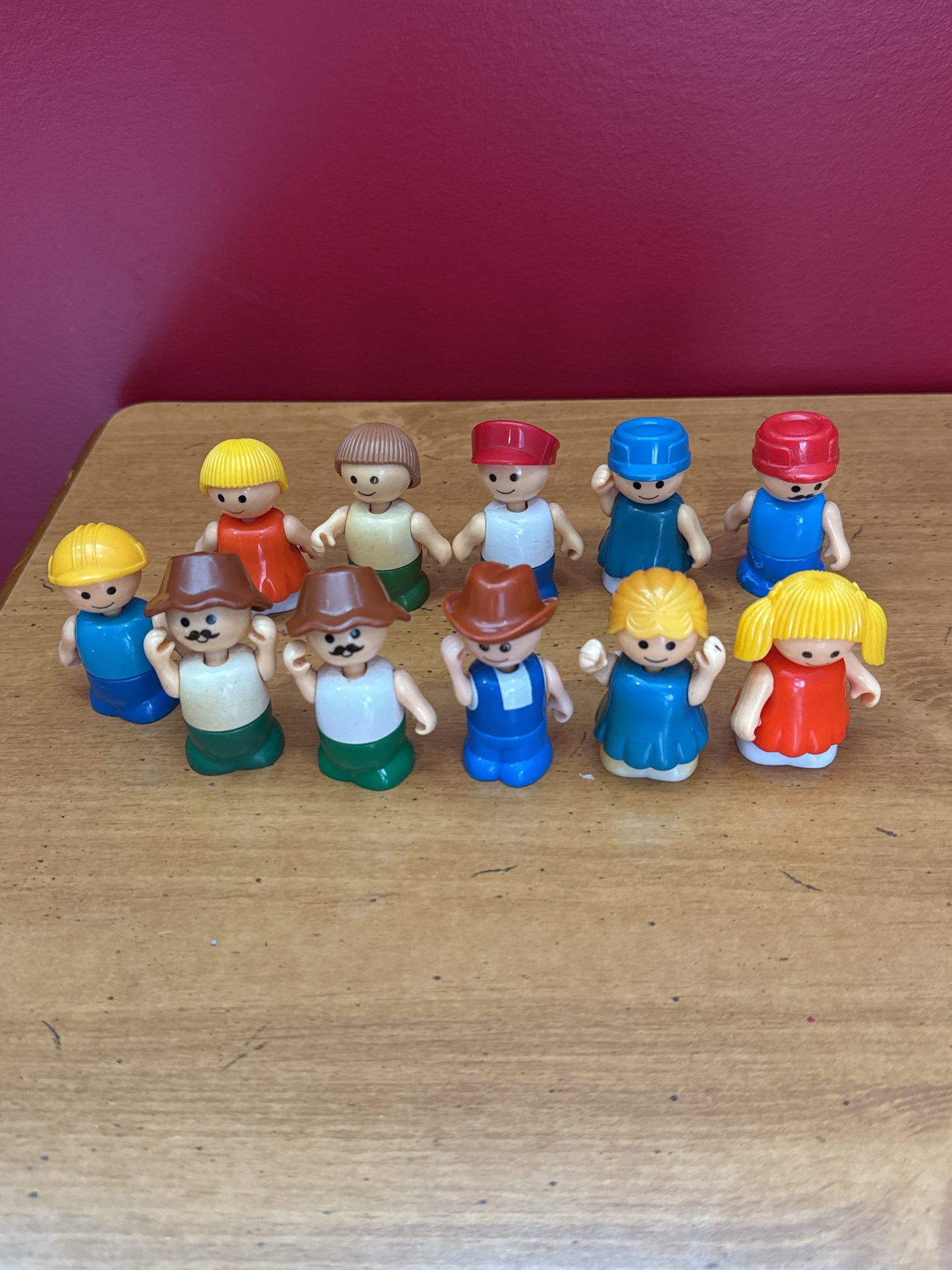 Vintage 1980s Playskool Lil Playmates Little People Family Figures Lot of 11 Figures