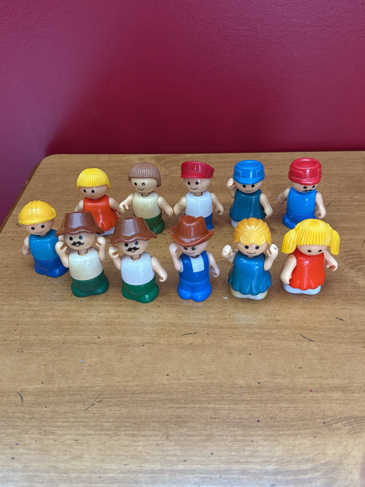 Vintage 1980s Playskool Lil Playmates Little People Family Figures Lot of 11 Figures