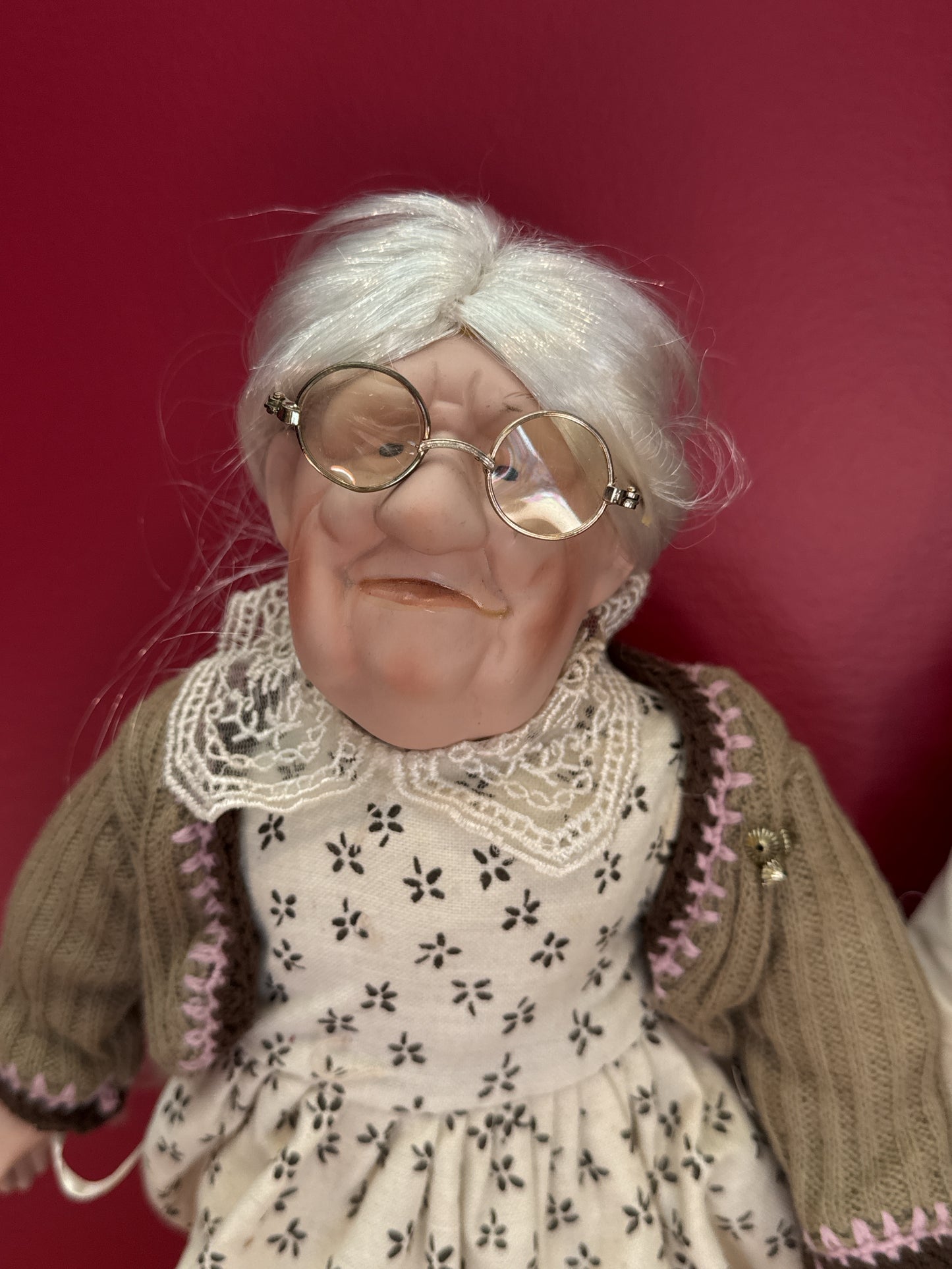 Vintage Old Grandma & Grandpa Dolls Porcelain Faces w/ Rocking Chairs & Accessories