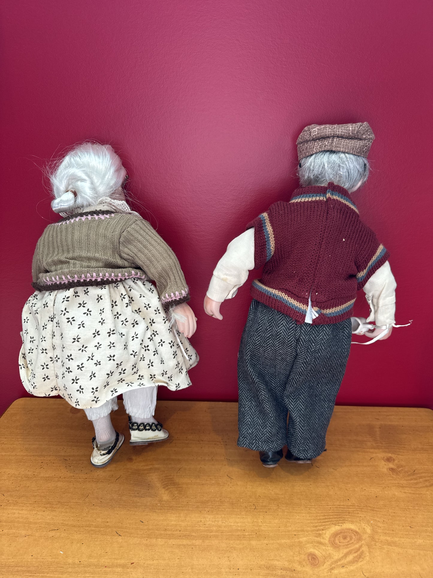 Vintage Old Grandma & Grandpa Dolls Porcelain Faces w/ Rocking Chairs & Accessories