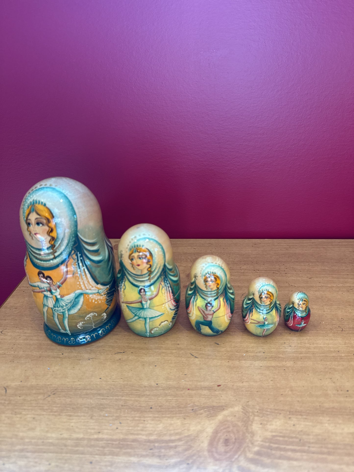 Russian Ballet Nesting Dolls Matryoshka Dolls 5 Pieces Beautifully Hand Painted