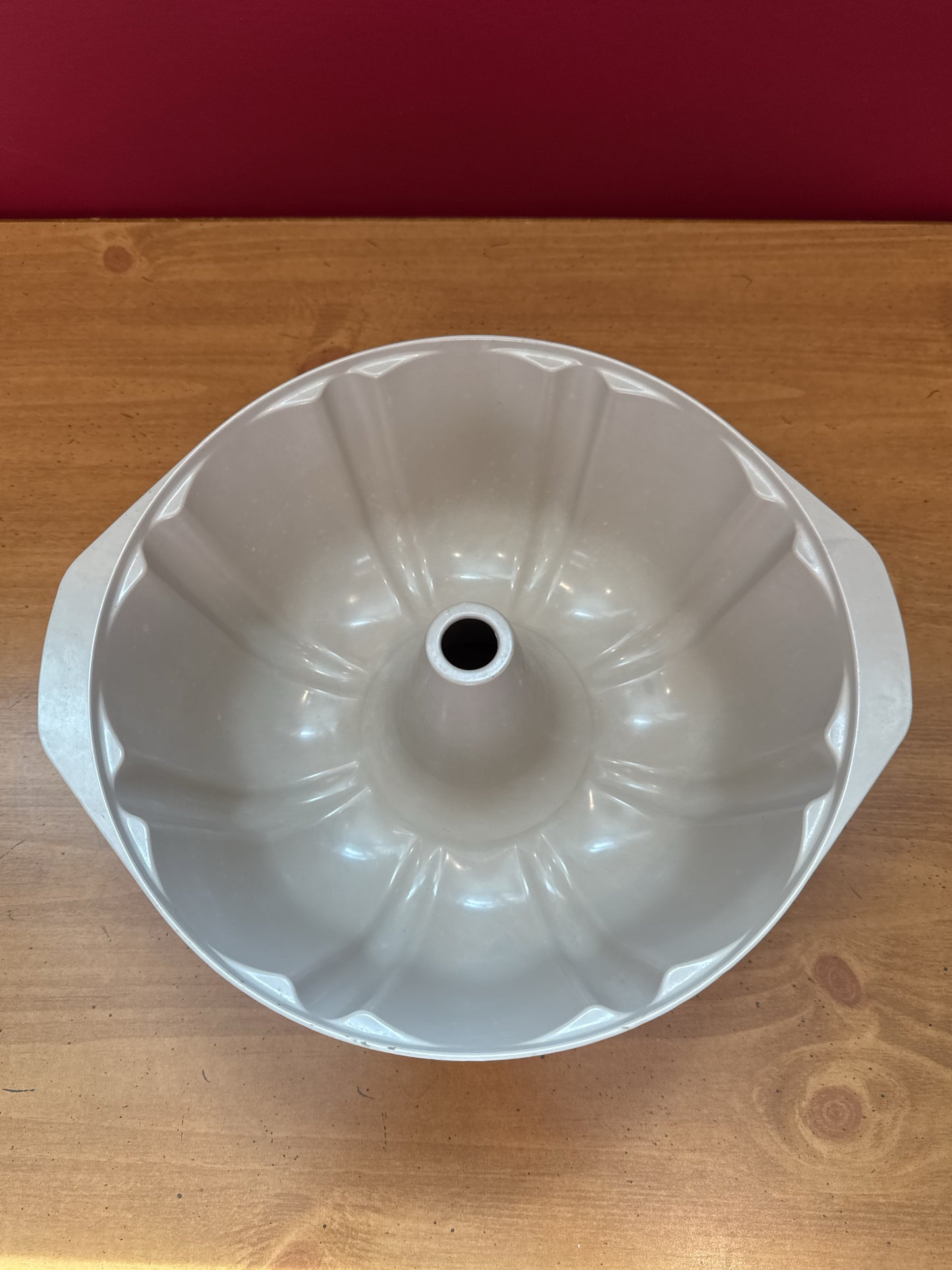 Microware Anchor Hocking PM498/TI534-12 Bundt Cake Pan
