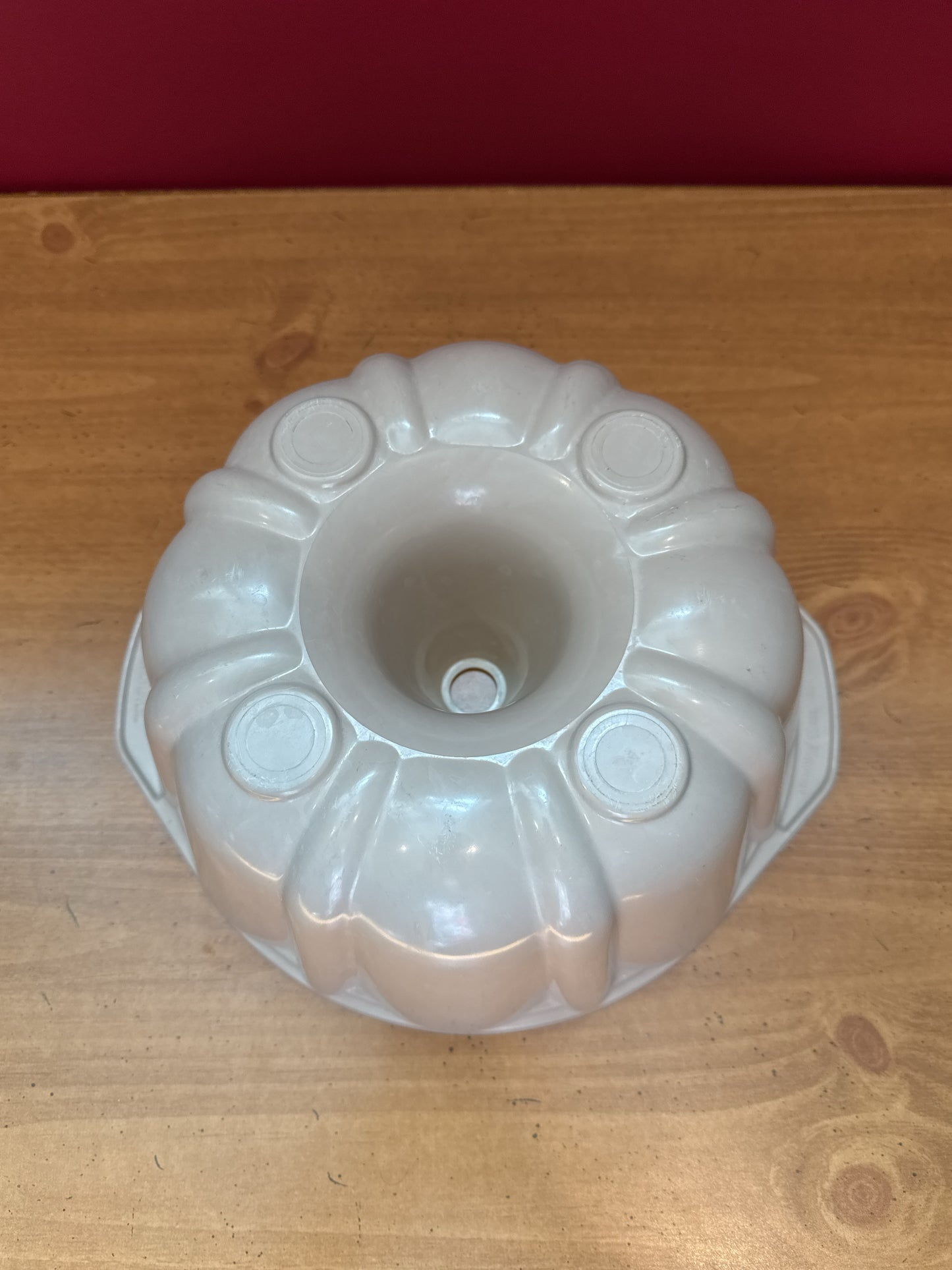 Microware Anchor Hocking PM498/TI534-12 Bundt Cake Pan