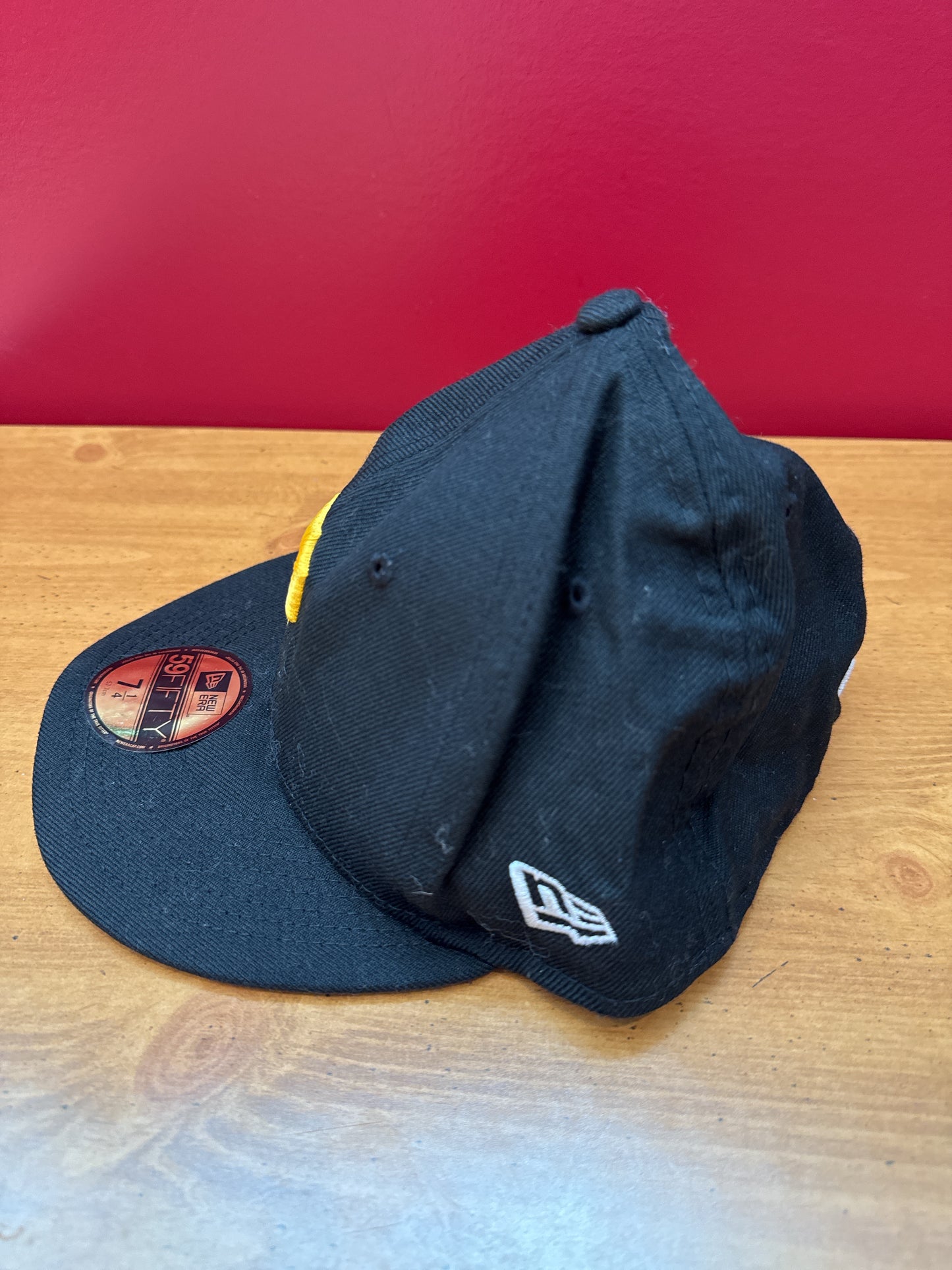 Pittsburg Pirates MLB New Era 59Fifty Sports Hat Cap Black Yellow 7 1/4 Fitted Hat