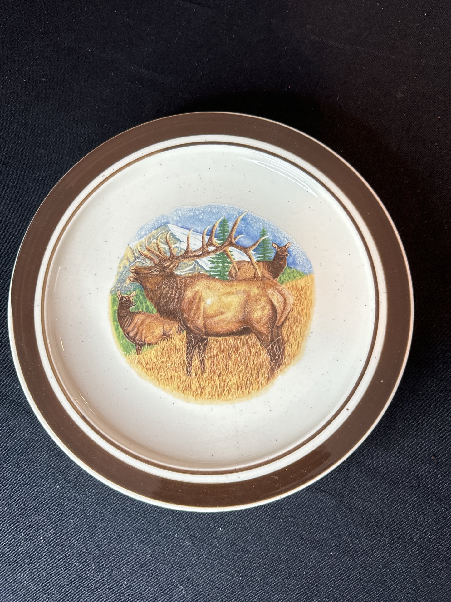 Pair of Folkcraft Stoneware Cabelas Bugling Elk 8.5" Salad/Dessert Plates