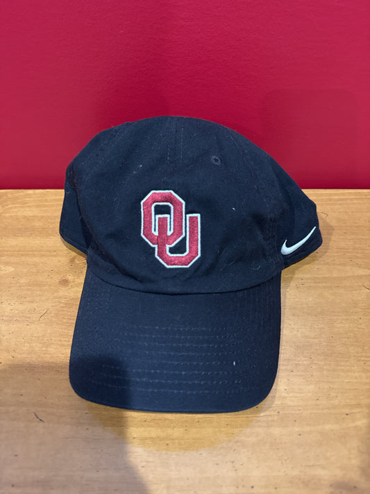 Oklahoma Sooners Nike Heritage 86 Logo Performance Adjustable Baseball Hat Blue Red