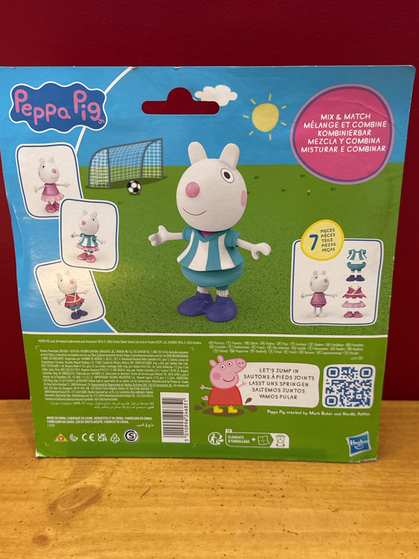 Peppa Pig Dress-up Suzy Sheep Toy Figure and Accessories New in Box