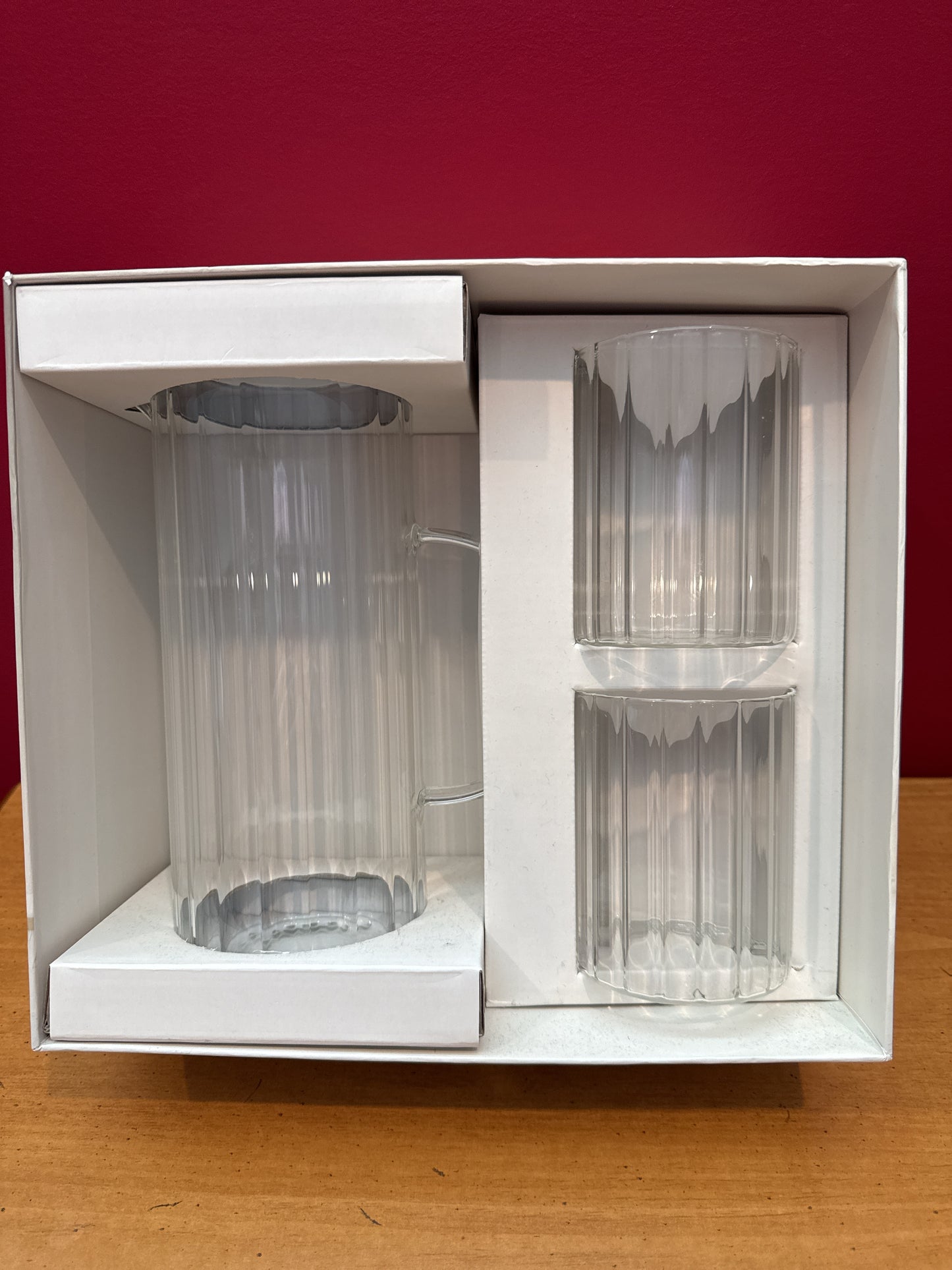 Set of 3 Piece Verigated Glassware Set Pitcher and 2 Glasses New in Box