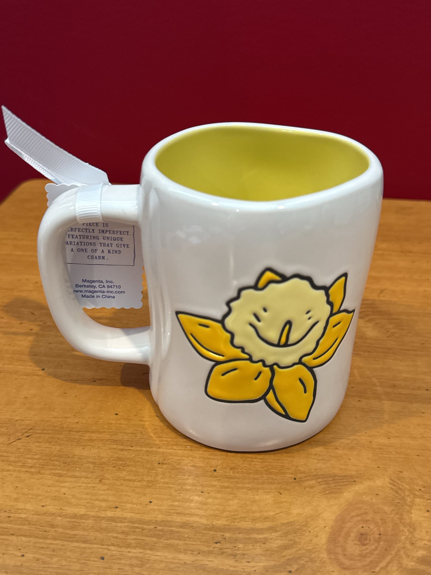 Rae Dunn "Mom" Yellow Interior Coffee Cup Mug 4 7/8" Tall New