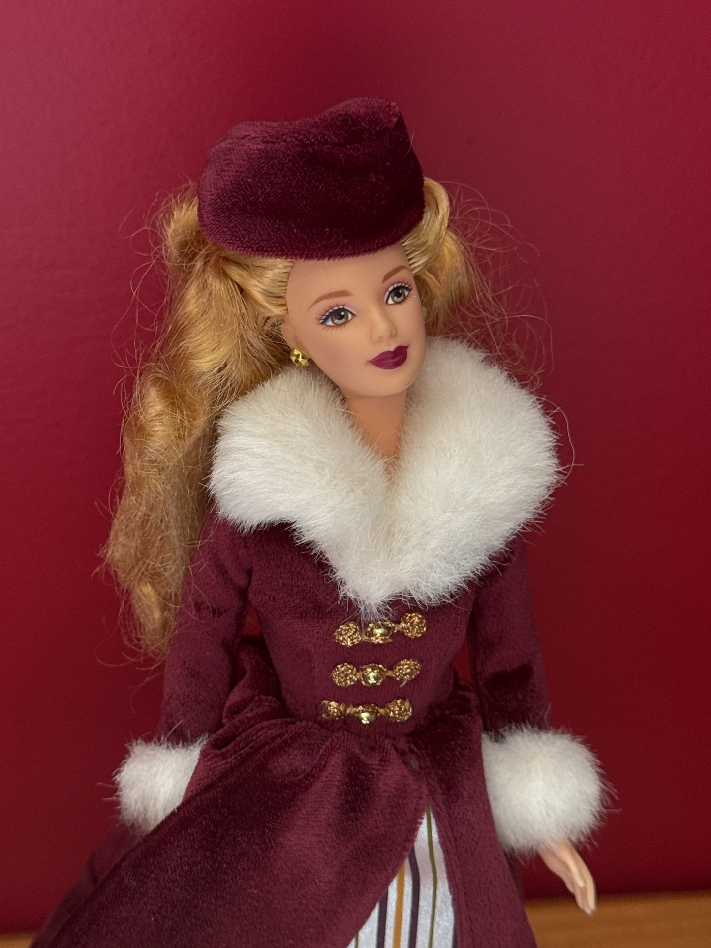 Victorian Vintage Ice Skater Barbie Doll 2000 by Mattel New in Box Works