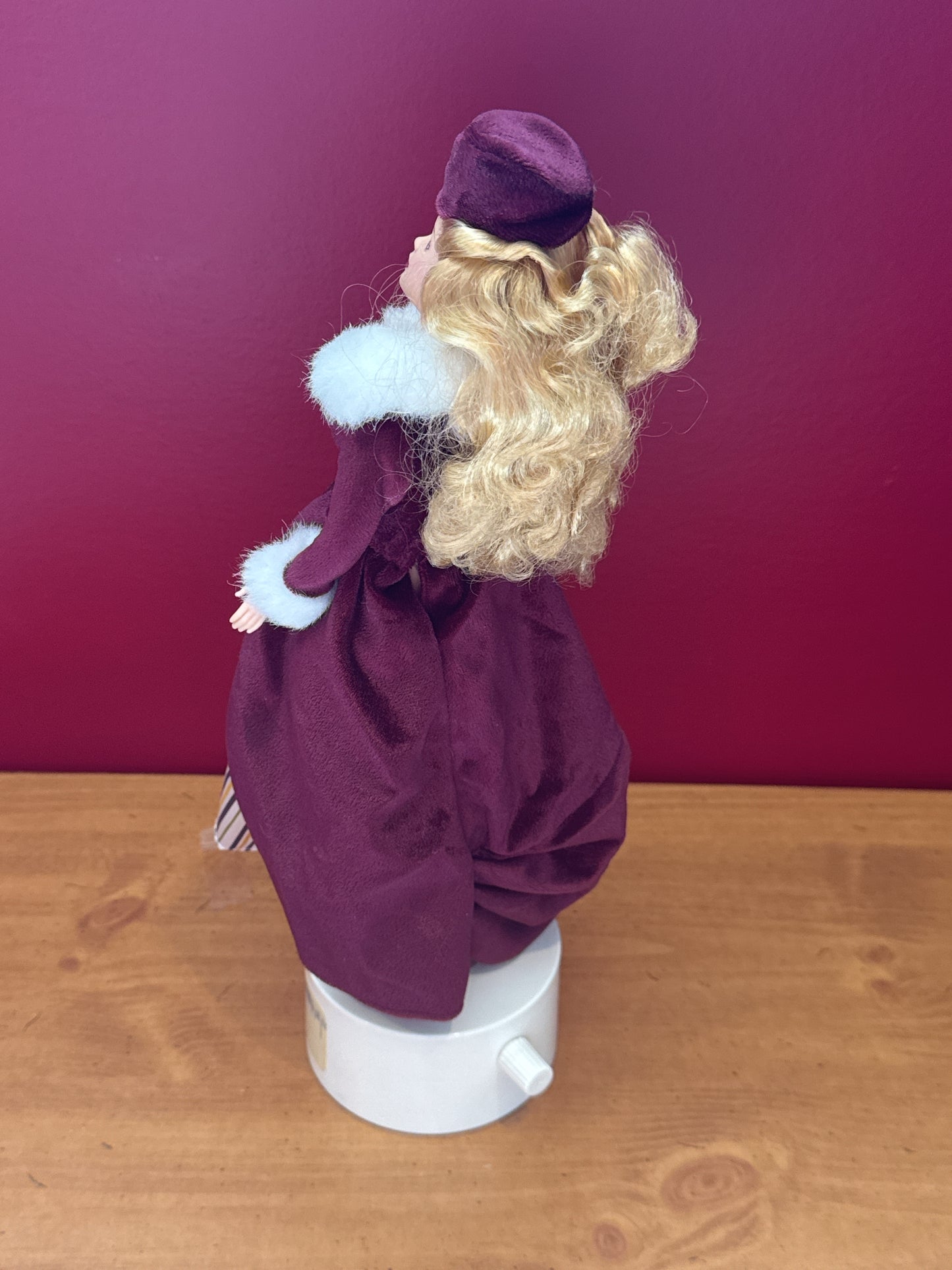 Victorian Vintage Ice Skater Barbie Doll 2000 by Mattel New in Box Works