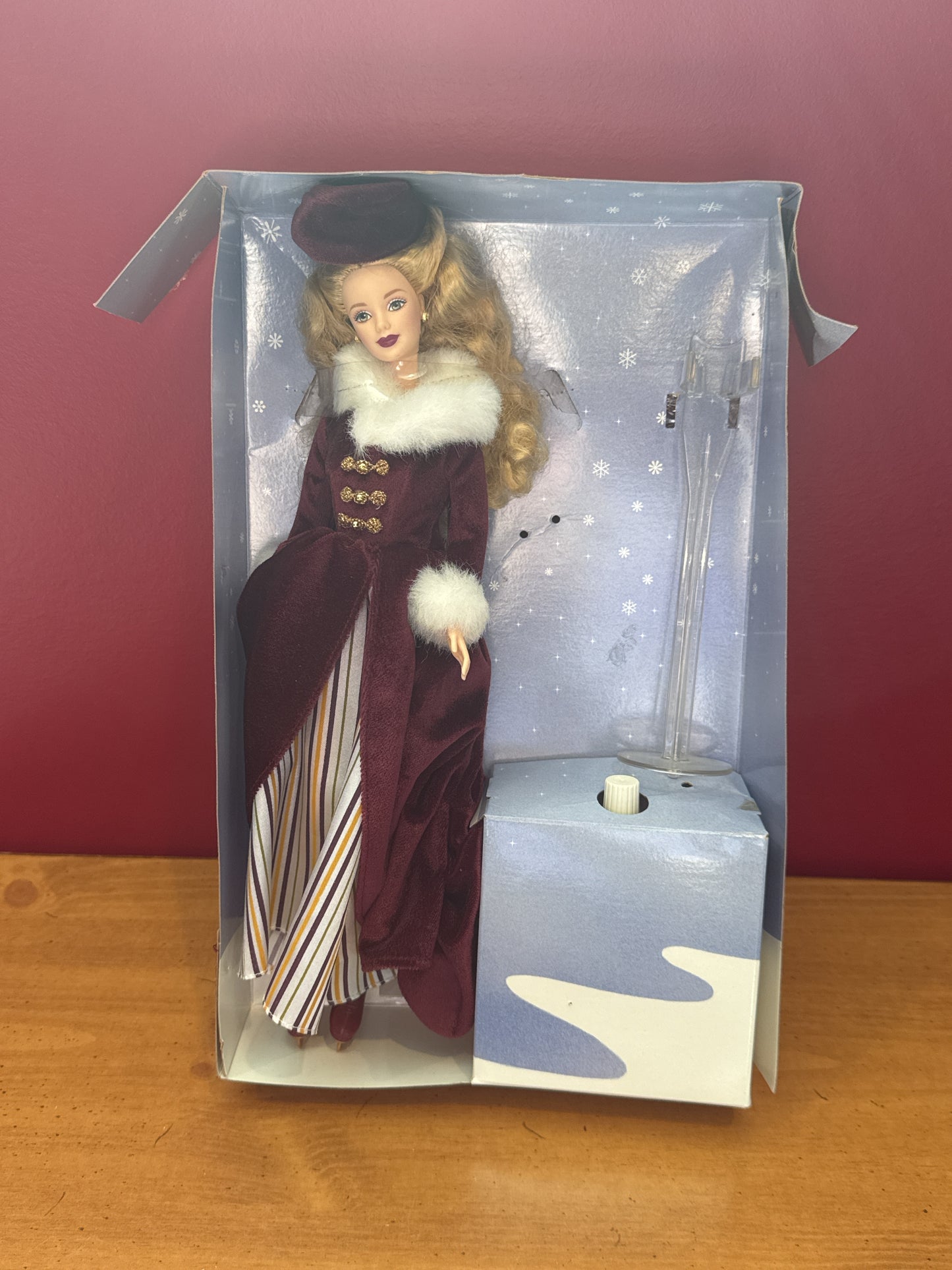Victorian Vintage Ice Skater Barbie Doll 2000 by Mattel New in Box Works