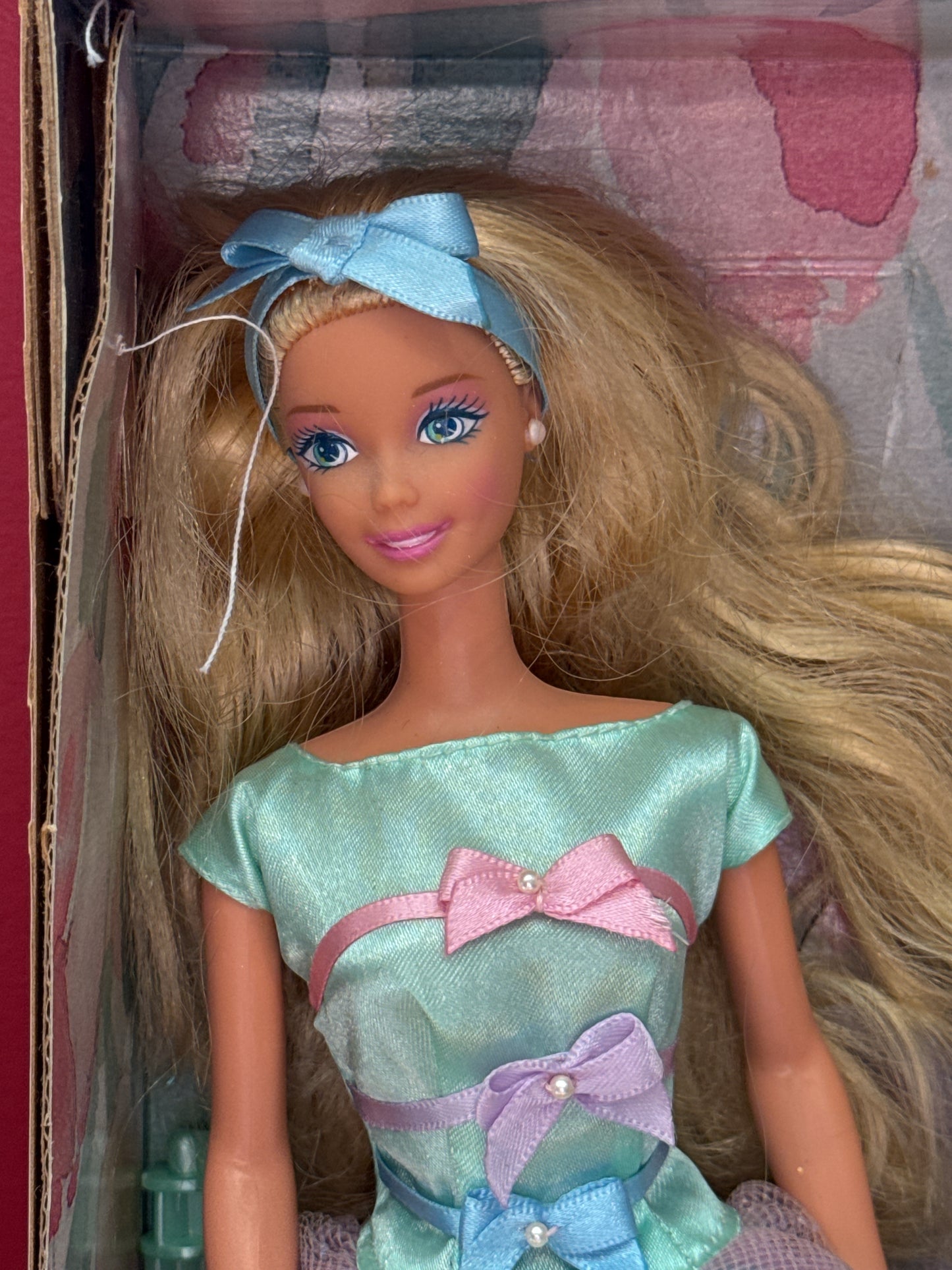 Vintage 1997 Avon Special Edition Spring Tea Party Barbie Doll New in Box