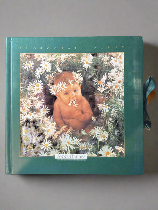 Vintage 1997 Anne Geddes Babies Photograph Album Holds 36 Photos Cute Babies 11.5" Tall