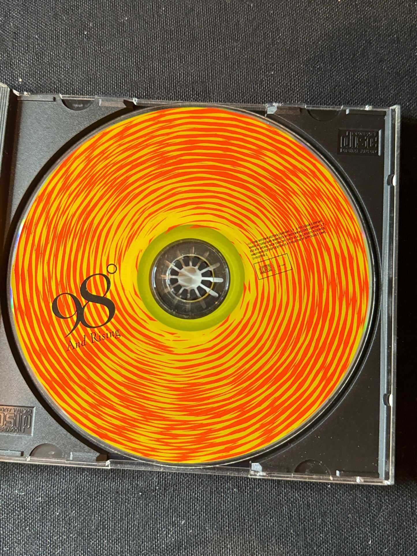 N'Sync (2) and 98 degrees (2) CDs N'Sync Star Profile with Booklet