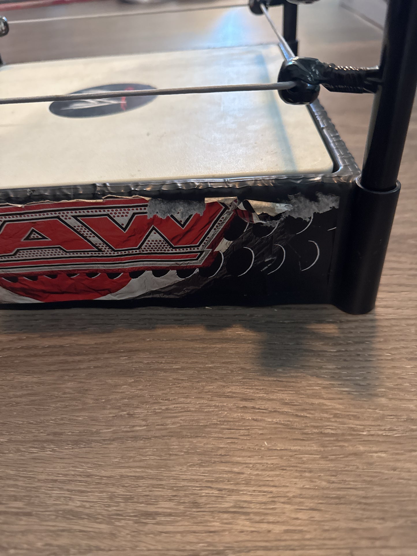 Mattel WWE WWF RAW Smackdown Wrestling Ring Arena Spring Loaded 2010 12.5" Wide
