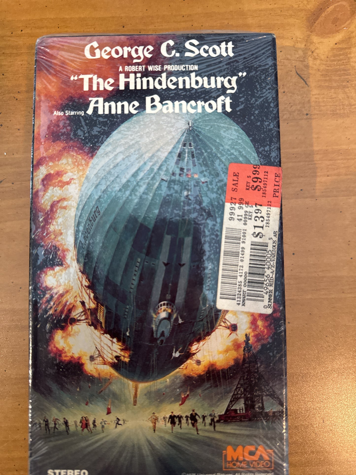 The Hindenburg George C. Scott Anne Bancroft VHS New Sealed in Plastic