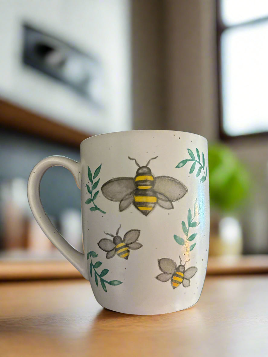 Heartland Hive "Busy Bee" Embosssed Ceramic Coffee Cup Mug New with Gift Tag 4.5" Tall