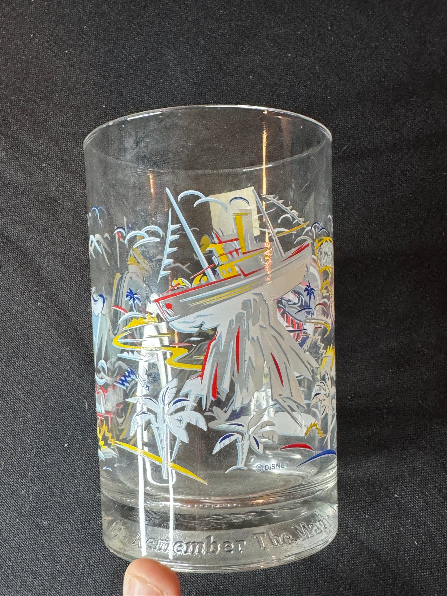 Walt Disney World Typhoon Lagoon Goofy Remember the Magic 25th Anniversary Glass