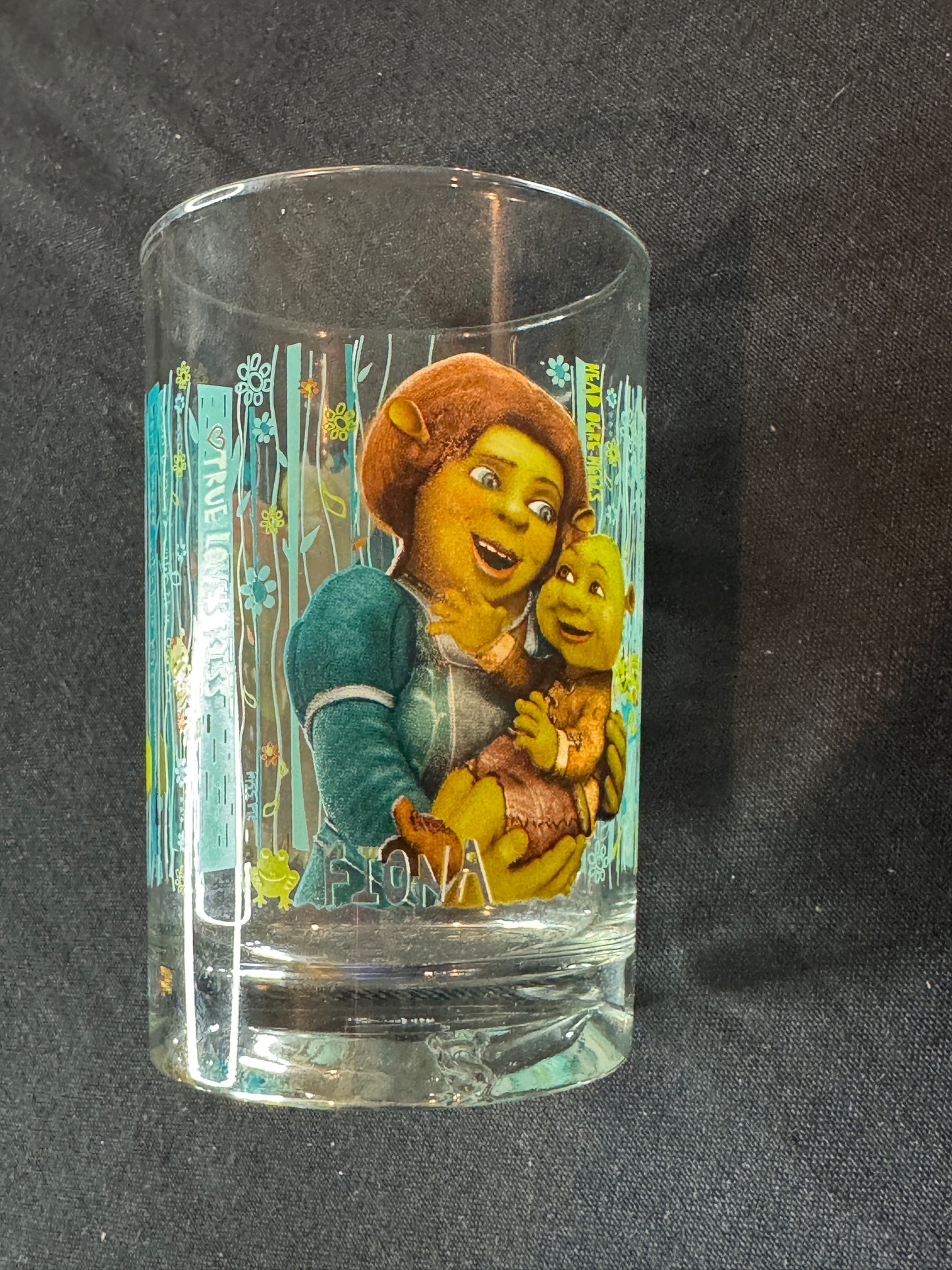 Vintage 2010 McDonalds Shrek Forever After True Loves Kiss Glass