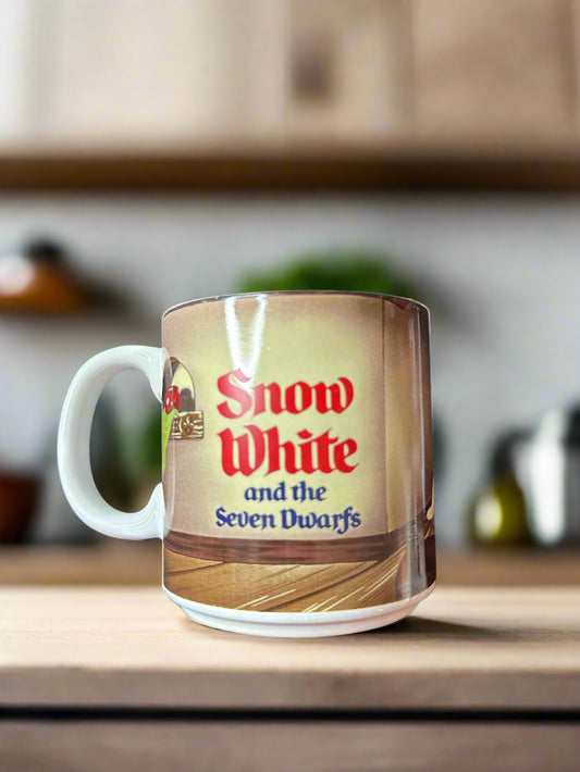 Disney Snow White & Seven Dwarfs Coffee Cup Mug 12oz Vintage 1990's Made in Japan 3 5/8"