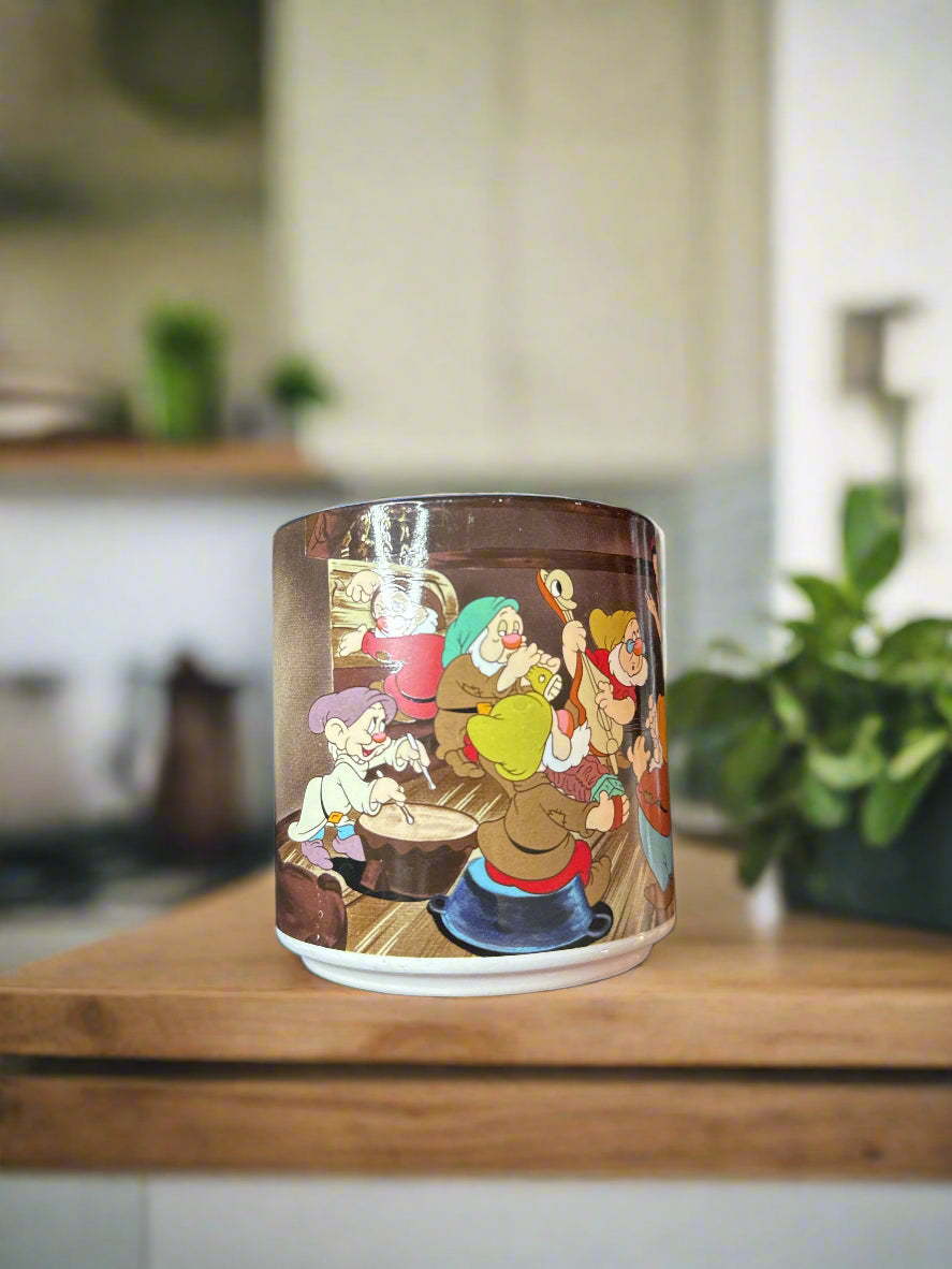 Disney Snow White & Seven Dwarfs Coffee Cup Mug 12oz Vintage 1990's Made in Japan 3 5/8"