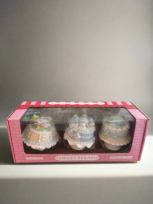 Sweet Treats Pastel Easter Faux Lambeth Cake Set of 3 Figurines Tabletop Decor New in Box