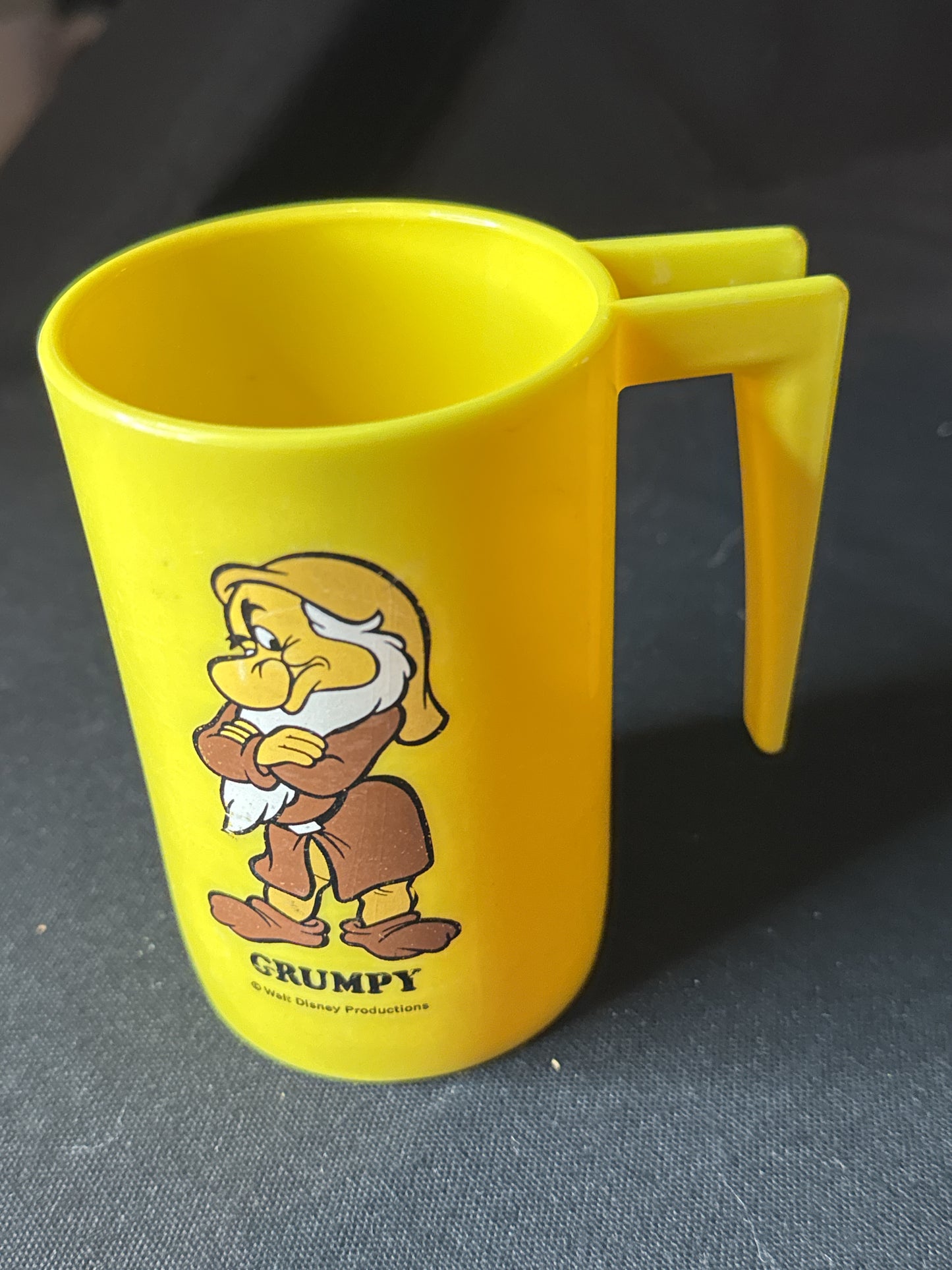 Walt Disney Productions Plastic Mug Cup Set of 5 Grumpy (2) Doc (2) Dopey (1)