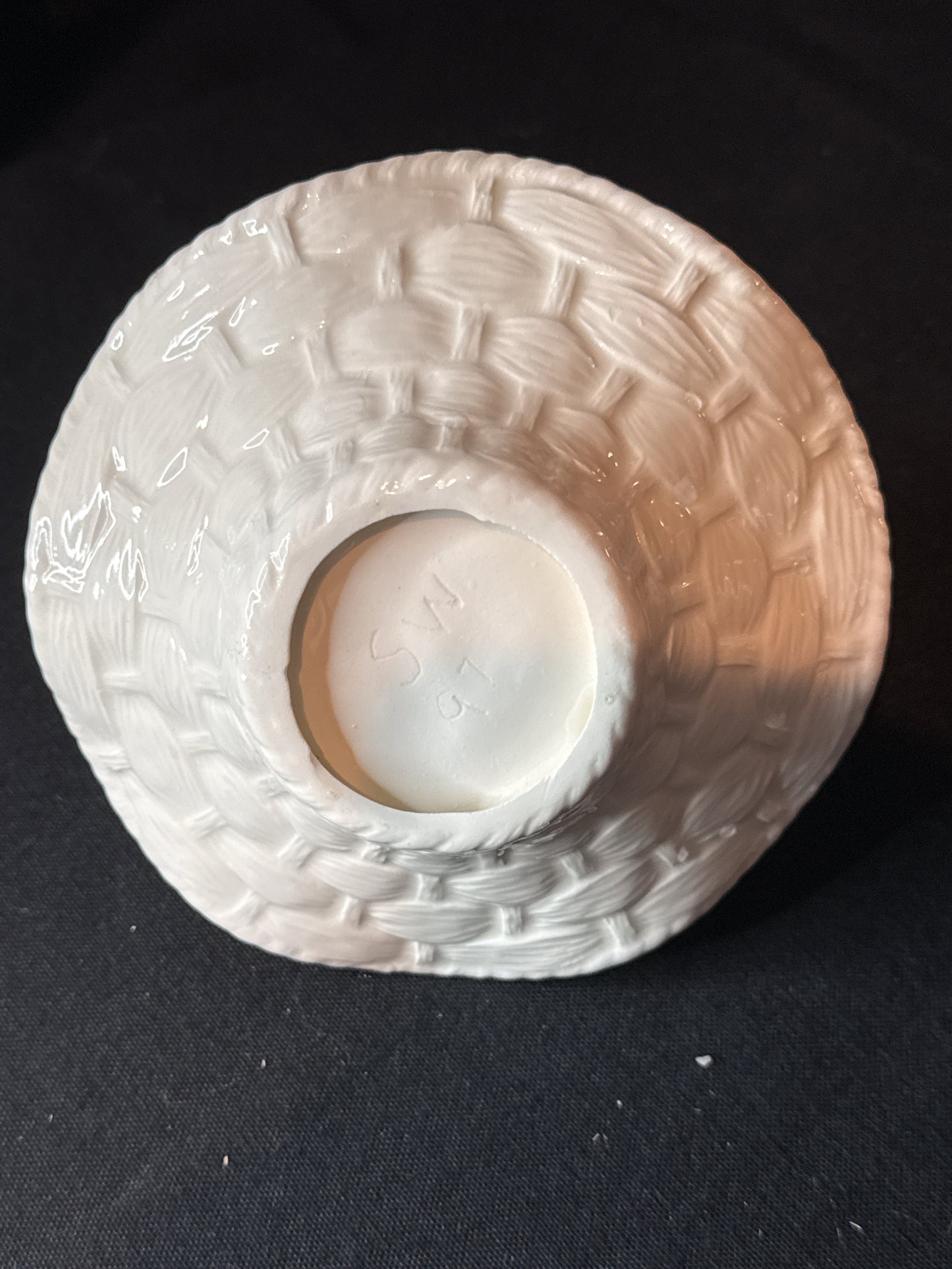 Small White Weave Pattern Ceramic Basket with Handle 5.5" x 5.5" x 5.5"