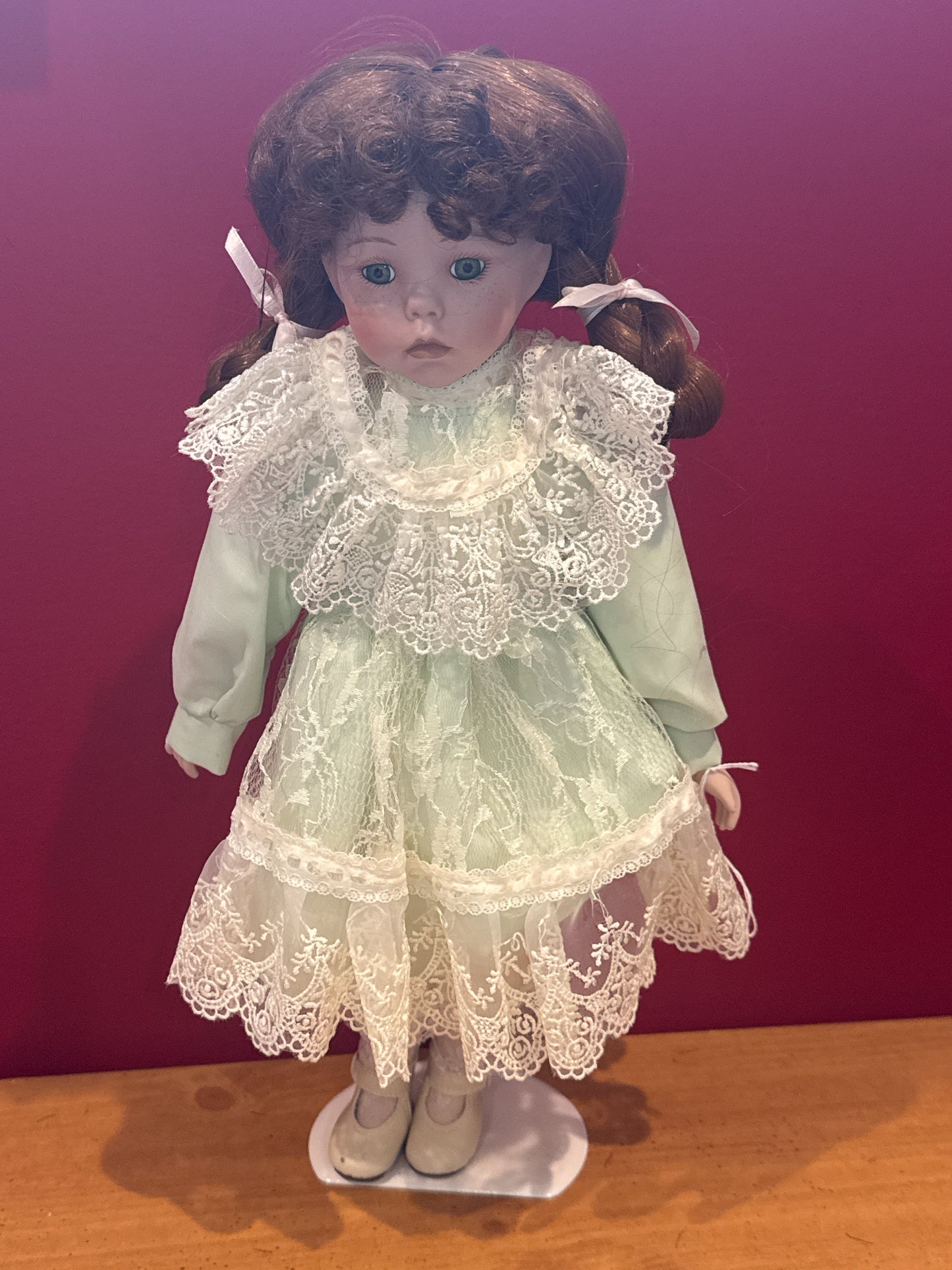 Seymour Mann Porcelain Collectible Doll Connoisseur Collection Maureen 16" Tall