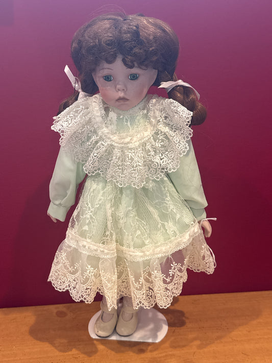 Seymour Mann Porcelain Collectible Doll Connoisseur Collection Maureen 16" Tall