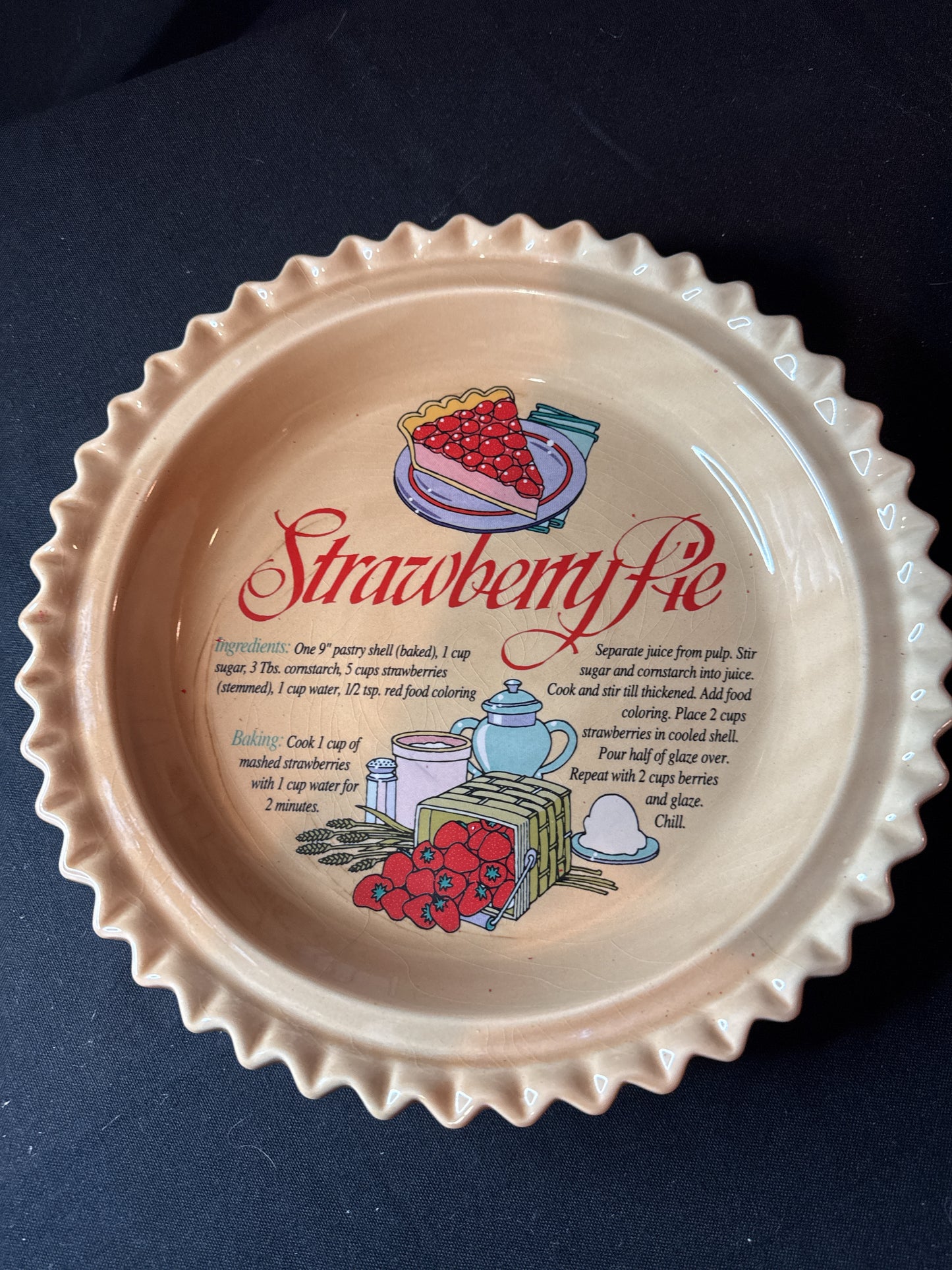 Universal Trump Corp. Strawberry Pie Recipe Dish Ceramic Pie Plate 9" With Lid