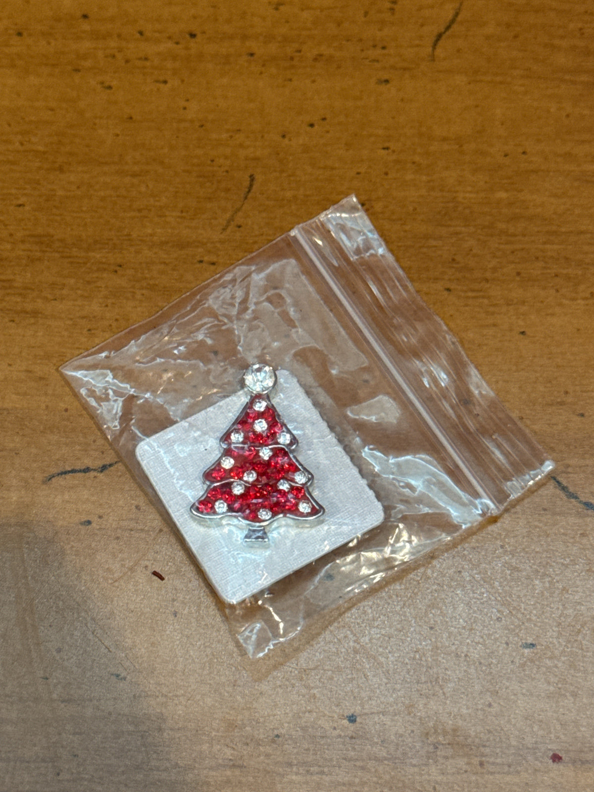 Red & White Gemstones Christmas Tree Pin 1" Tall New in Bag