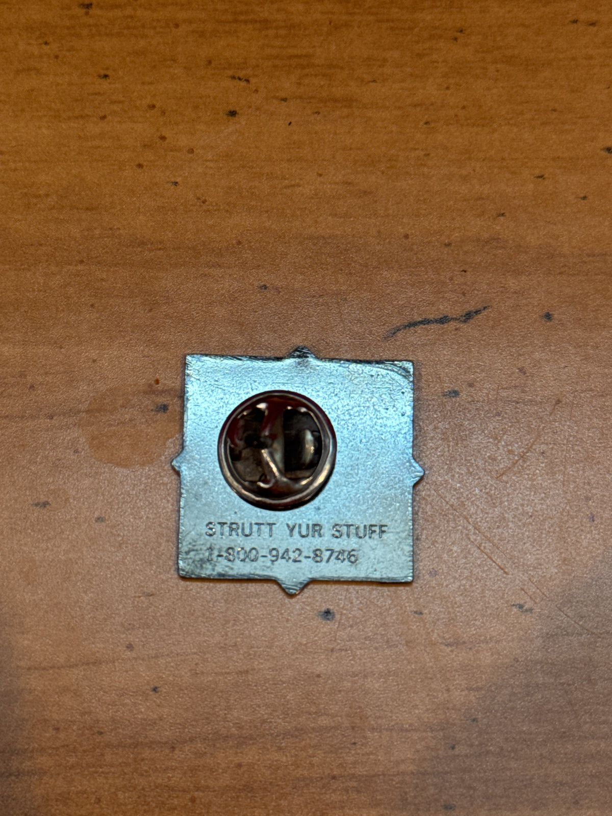 1992 Edelbrock Power Lapel Pin 1" Tall Strut Your Stuff Engraved On Back