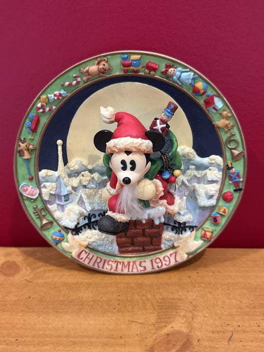 Mickey Mouse Wall-Mounted Decorative Plate 1997 Christmas Enesco 6.25" Wide