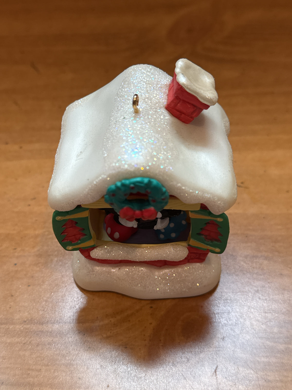 Hallmark Disney 2002 Snuggle Time Keepsake Ornament Mickey Minnie Mouse Kissing 3" Tall