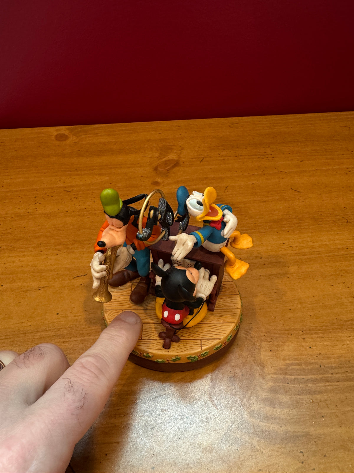Hallmark Sing Along Pals Walt Disney Mickey Mouse Goofy Donald Christmas Ornament Works