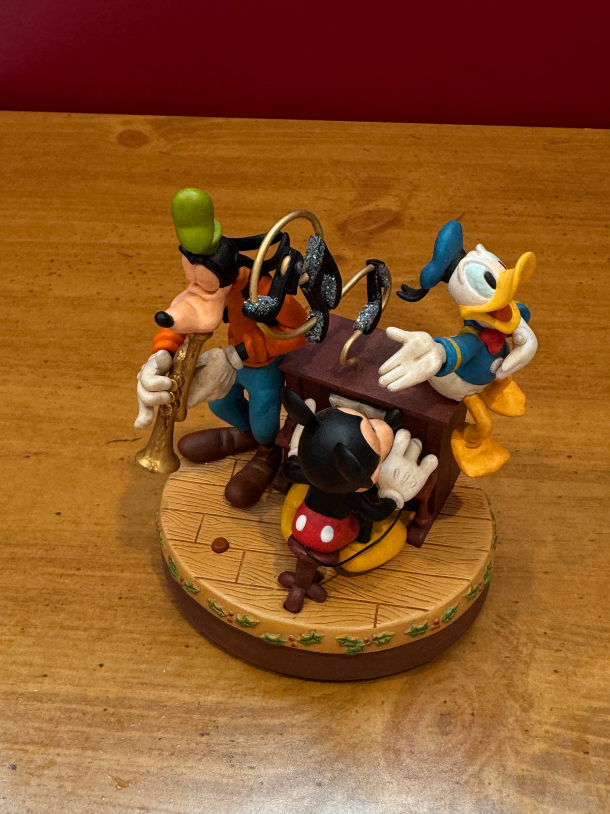 Hallmark Sing Along Pals Walt Disney Mickey Mouse Goofy Donald Christmas Ornament Works