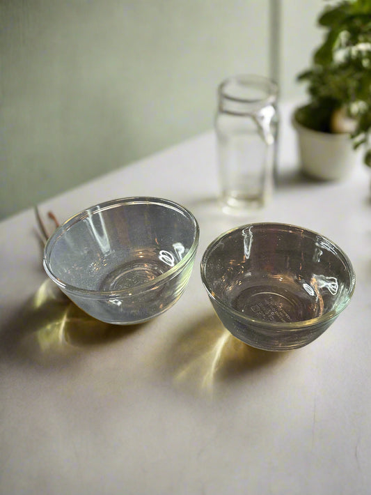 Pair of Anchor Hocking Clear Glass Mixing Bowls 2.5 Qt (8.5" Wide) & 1.5 Qt (7.25" Wide)