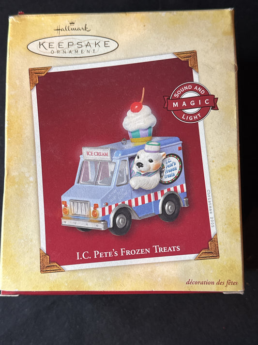 Hallmark Keepsake 2005 I.C. Pete's Frozen Treats Christmas Ornament Polar Bear New in Box