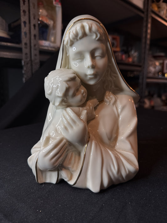 Mikasa Madonna and Child Find Porcelain Bust Figurine Excellent Condition With Gold Trim