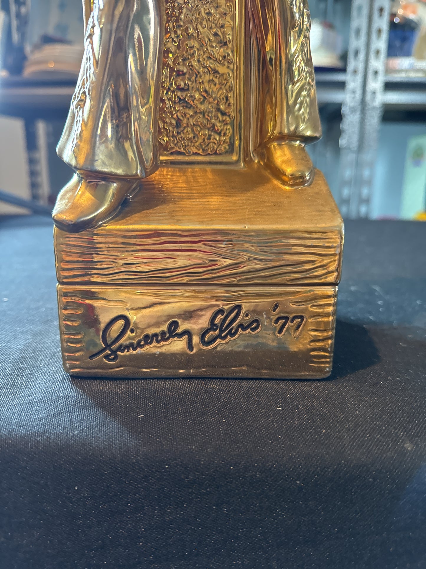 Elvis Gold Ultimate Tribute Decanter McCormick The King '77 Sincerely Elvis 15.25" Tall