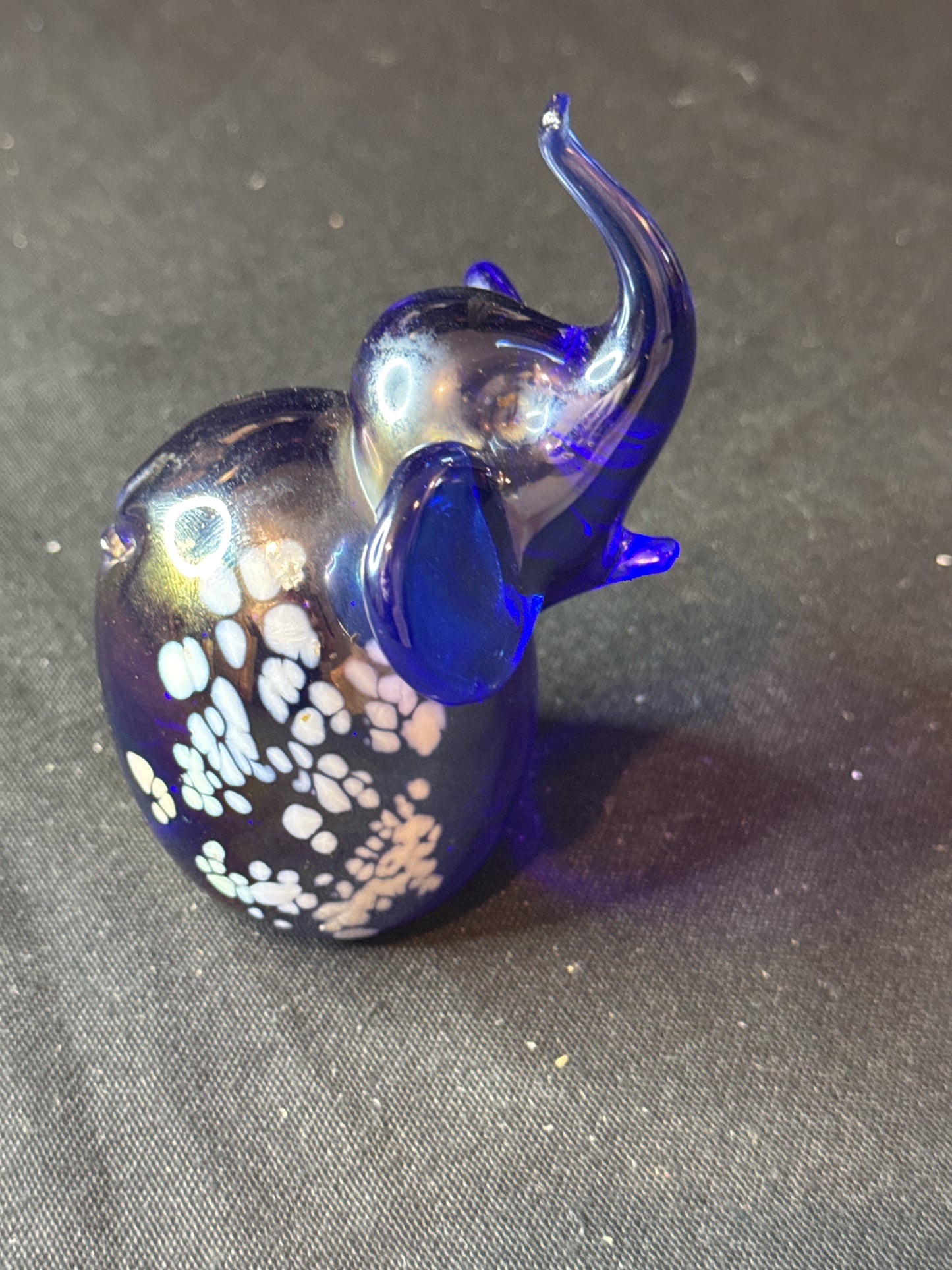 Giftcraft Taiwan Cobalt Blue Opalescent Elephant Art Glass Figurine Paperweight 4.25" Tall