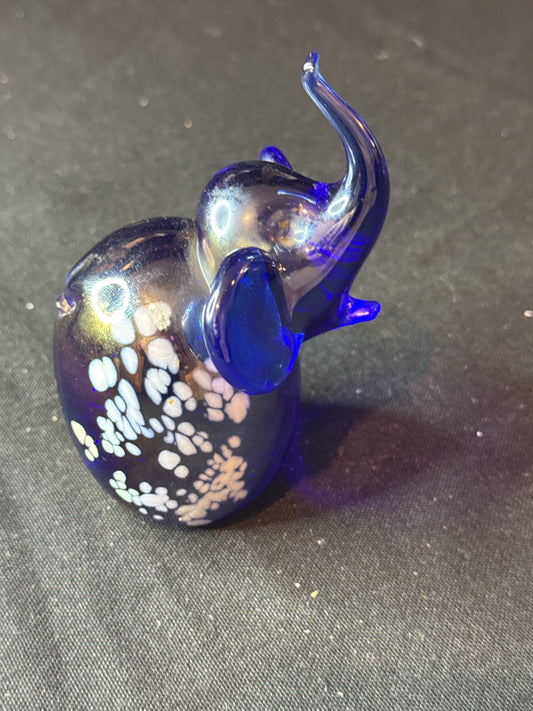 Giftcraft Taiwan Cobalt Blue Opalescent Elephant Art Glass Figurine Paperweight 4.25" Tall