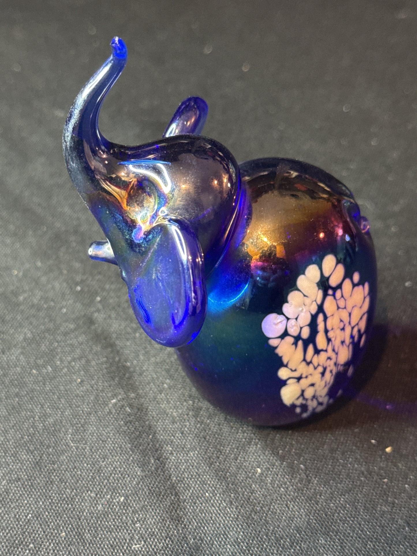Giftcraft Taiwan Cobalt Blue Opalescent Elephant Art Glass Figurine Paperweight 4.25" Tall