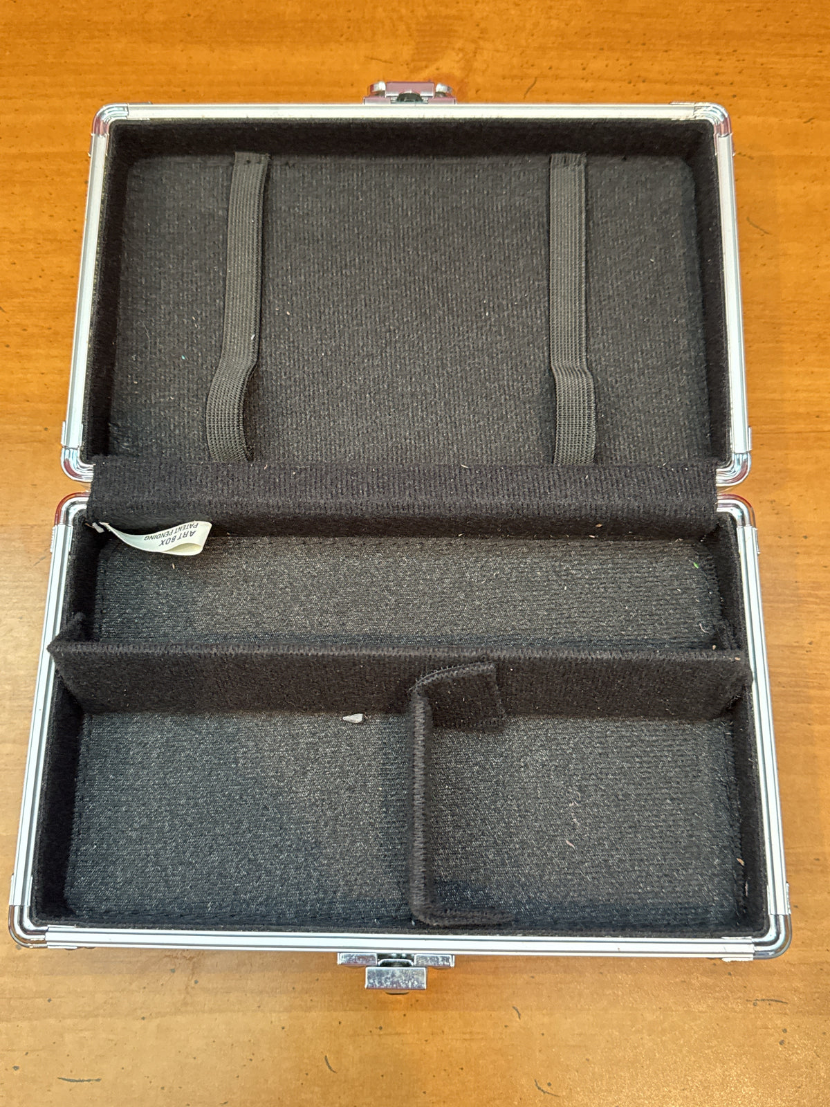 Vaultz Locking Storage Box Lined Compartments And Keys Art Palette Paintbrush Emblem